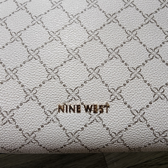 Nine West Women's Shoulder Handbag purse - Picture 2 of 8